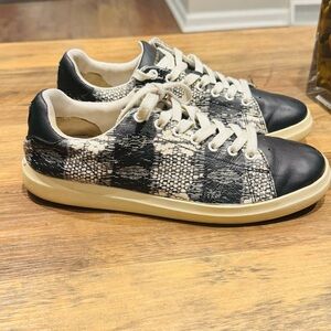 Tory  Burch Howell Court Printed Tumbled Leather Women's Size 7 M Black White